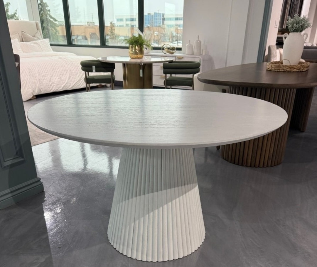 Rovano Round Dining Table with Fluted Pedestal Base | Modern Sculptural Contemporary Center Table Design