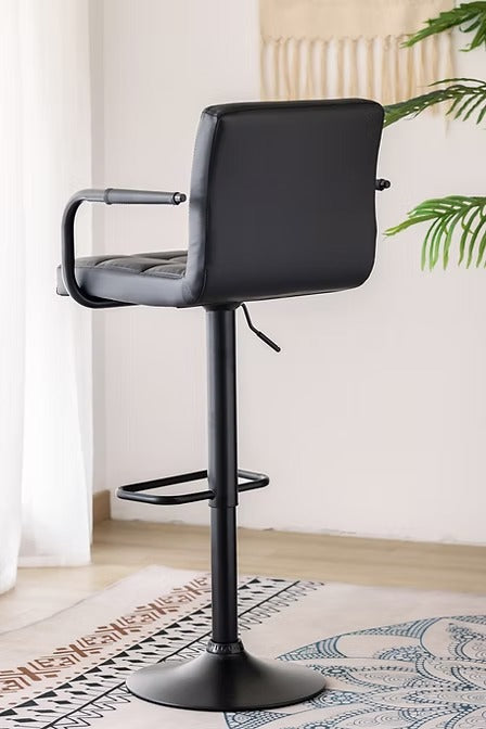 Havistra 2-Piece Bar Stool Set – Modern Black PU Swivel Stools with Curved Ergonomic Backrest, Steel Arm Rests, Adjustable Height Gas Lift & Black Metal Frame